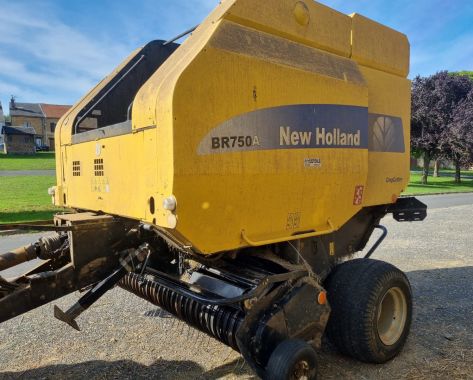 NEW HOLLAND - br 750A